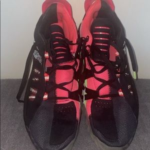 Adidas Dame 6. Great condition!